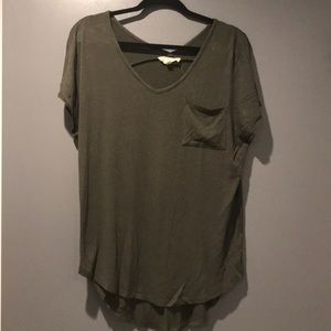 Medium - Hunter green short sleeved shirt